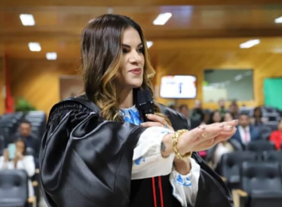 Advogada Paola Julien toma posse como juíza membro titular do TRE-AP